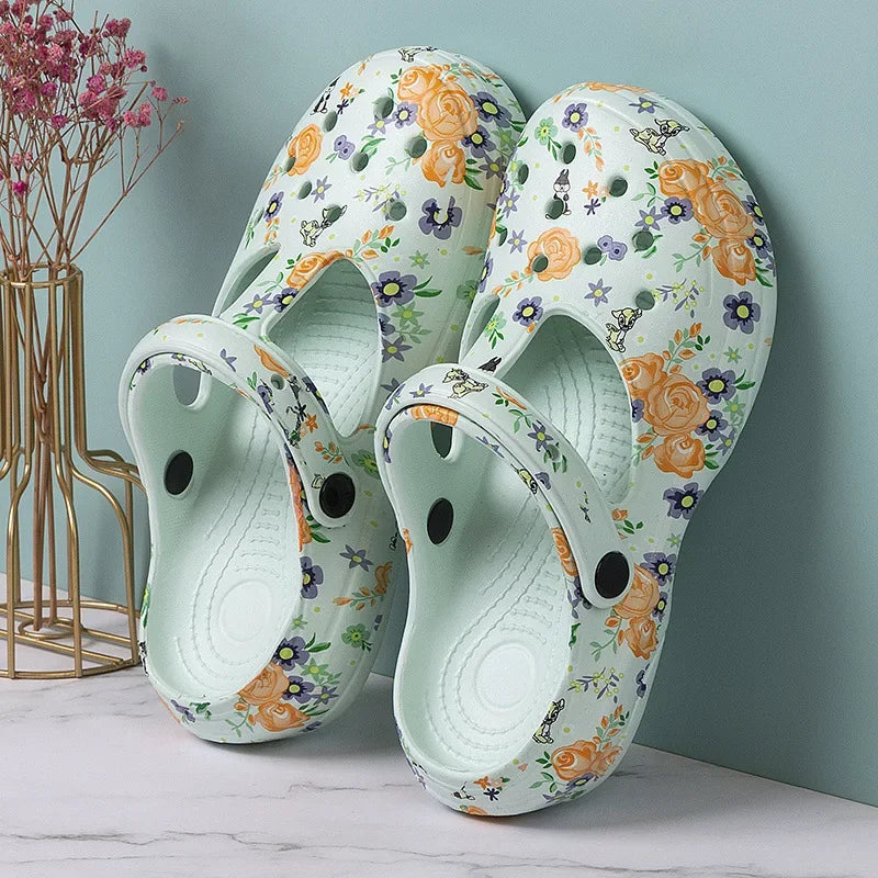Summer Comfortable Clogs Slippers for Women Lightweight Anti Slip Beach Sandals Woman Fashion White EVA Waterproof Garden Shoes