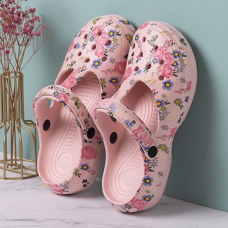 Summer Comfortable Clogs Slippers for Women Lightweight Anti Slip Beach Sandals Woman Fashion White EVA Waterproof Garden Shoes